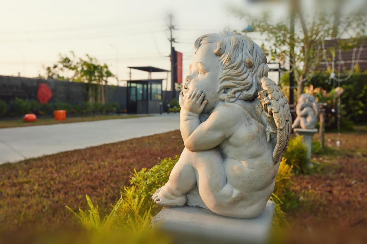 The Sun Resort Ratchaburi Exterior foto